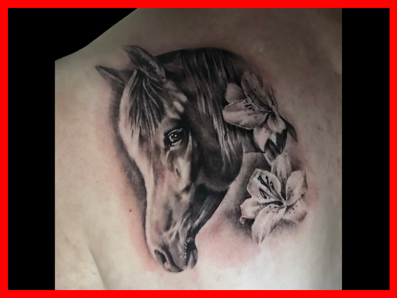 paarden tattoo realisme