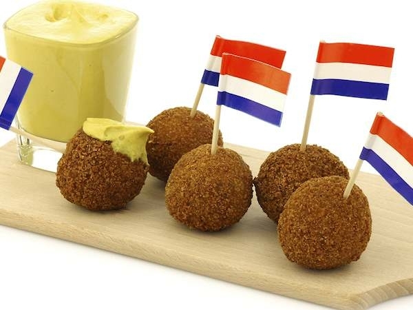bitterballen, plat néerlandais