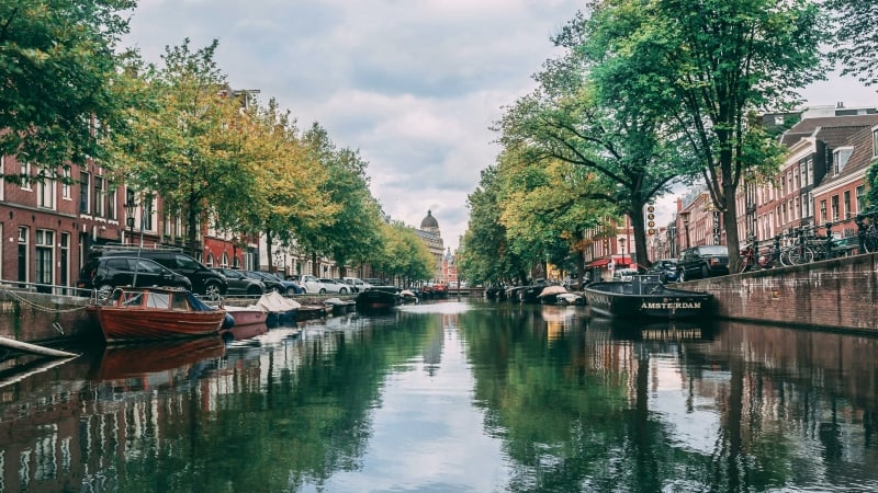 canal amsterdam