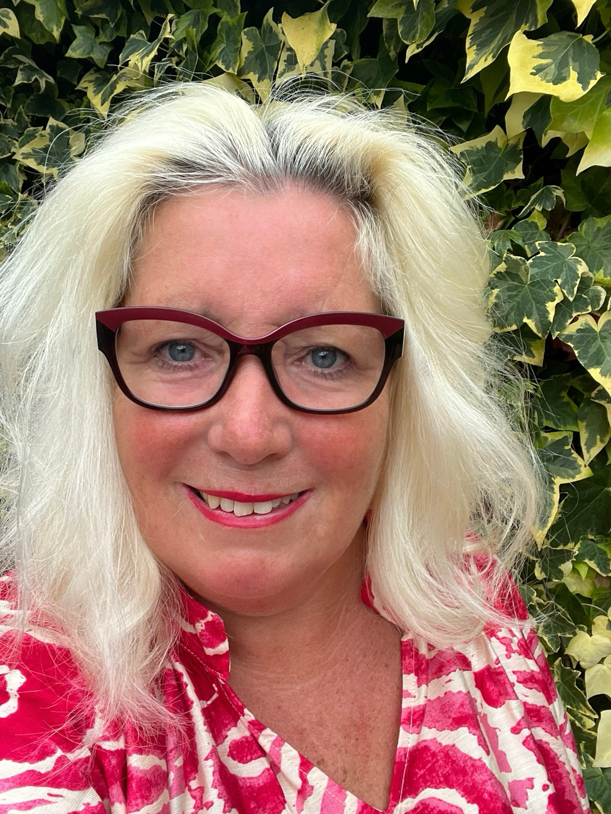 Iris Lenderink Dit is Iris Lenderink, coach zelfrealisatie