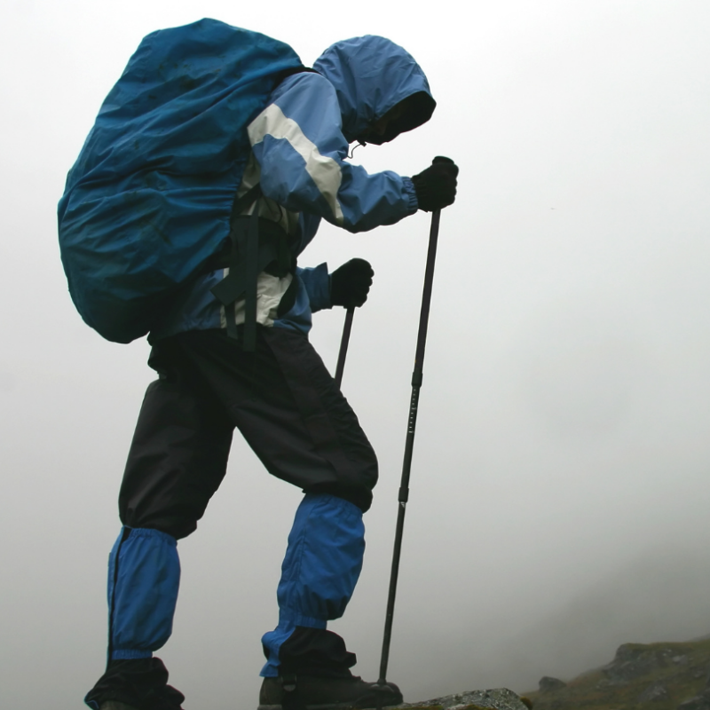 Hoeveel mensen beklimmen de Mount Everest per jaar?