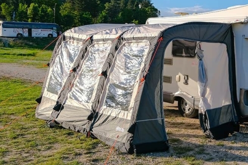 Beste-Voortent-caravan-Voortent-opzetten-Voortent-Dorema-Voortent-Isabella-Voortent-reparatie-Voortent-aanbieding-wintervoortent-caravan-voortent-met-slaapcabine-caravanvoortenten-Obelink