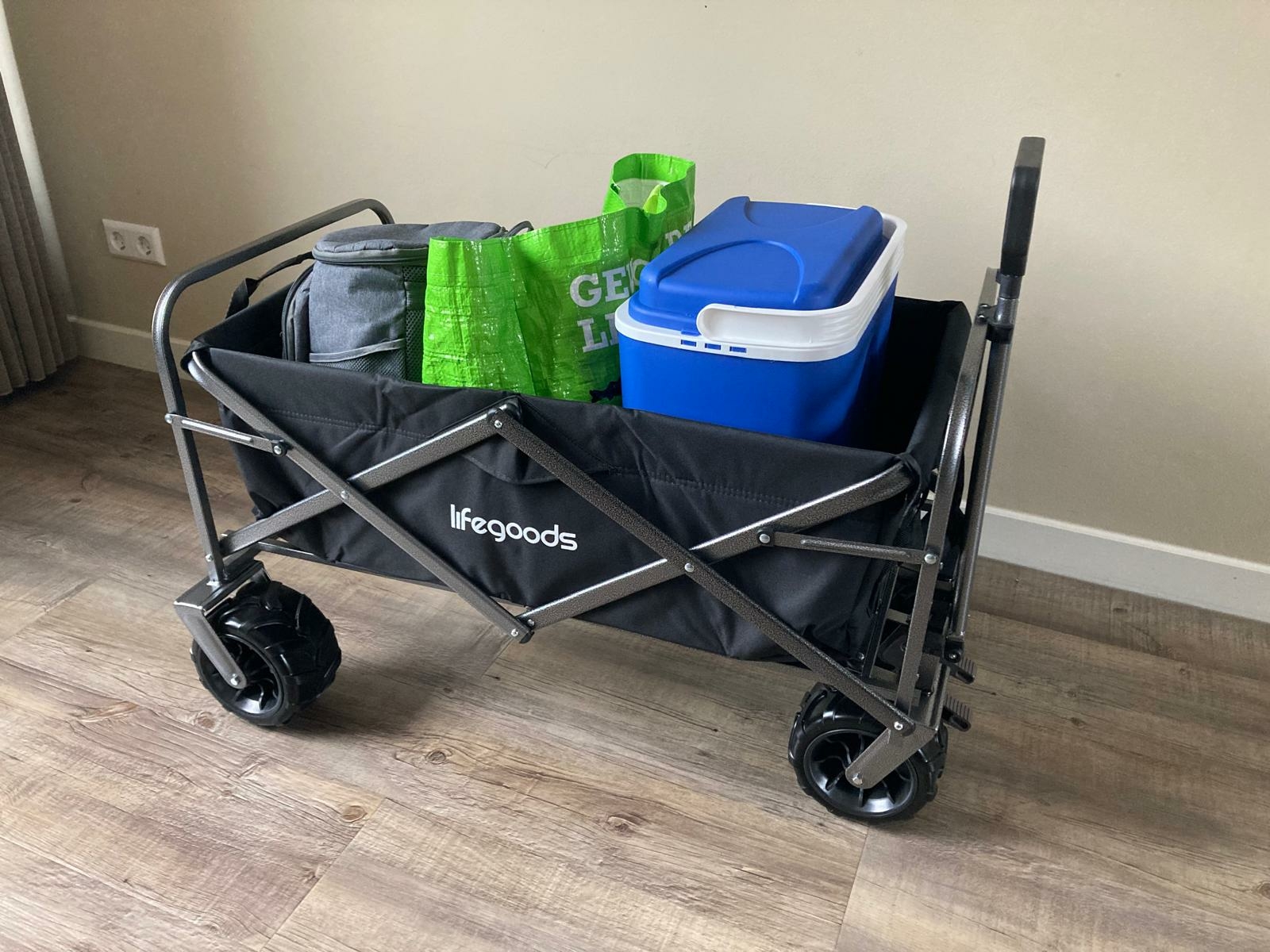 Lifegoods-80kg-bolderkar-opvouwbaar-testen-met-spullen