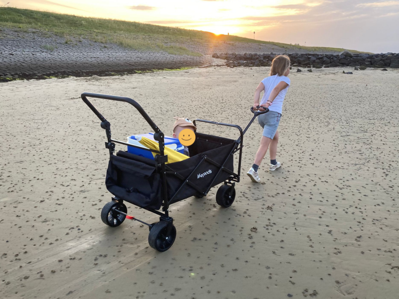 Lifegoods 120kg bolderkar testen op het strand