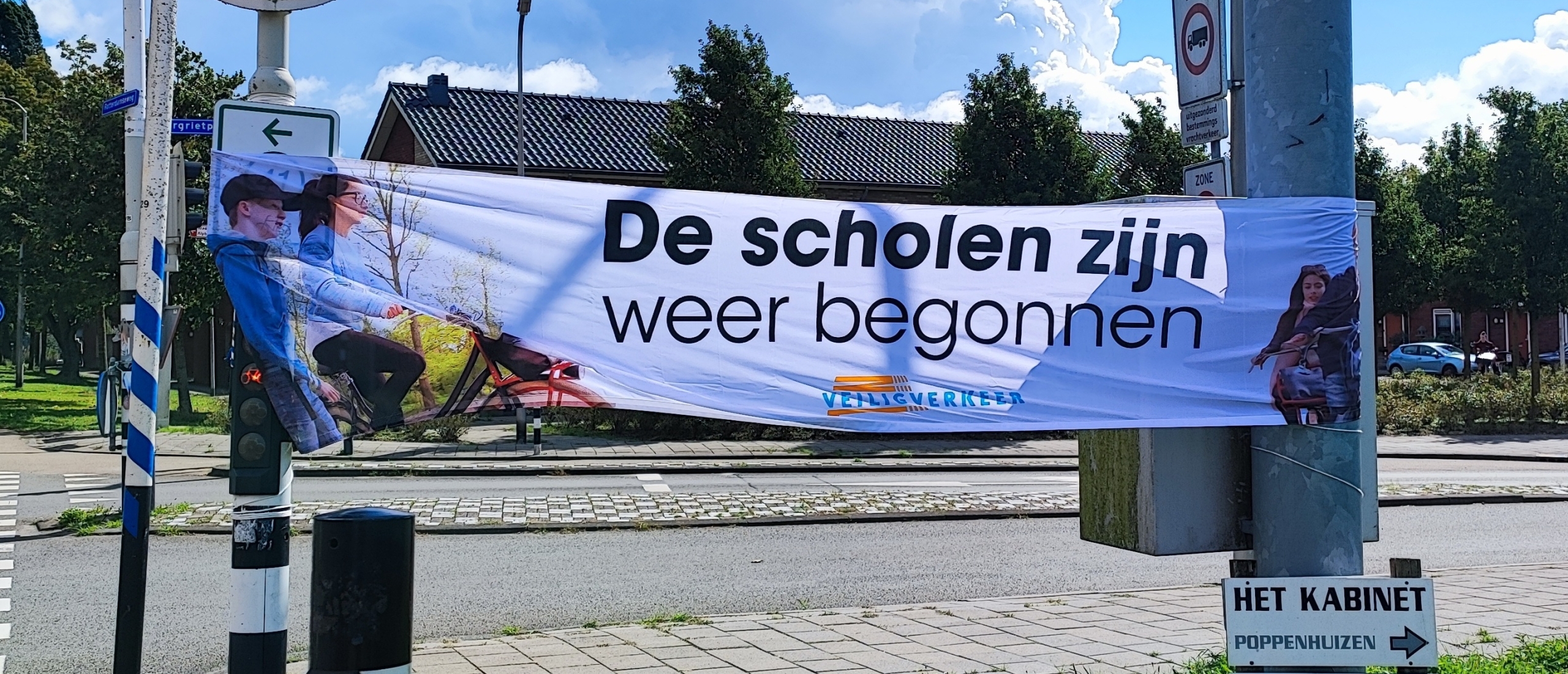 Tussen school en onderwijs