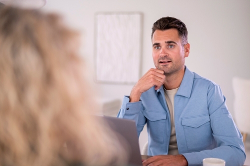 Onderliggend gevoel vinden met hypnose