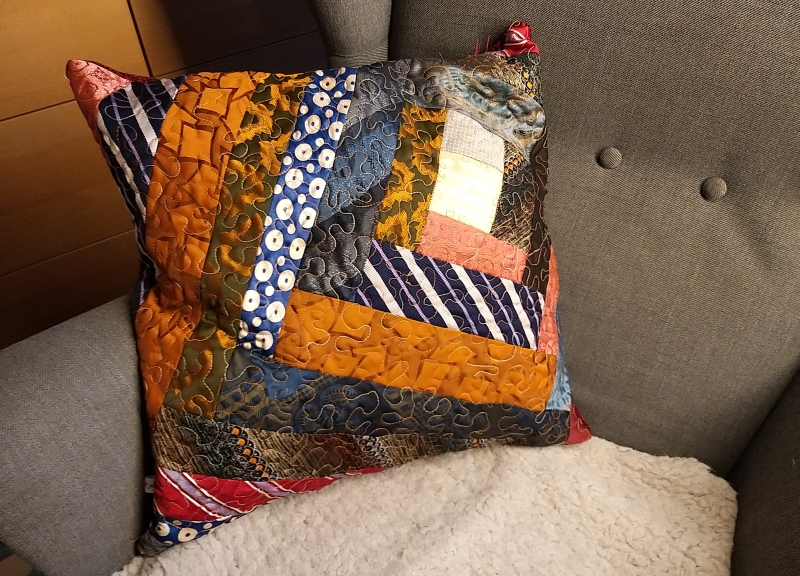 Memory Quilt pillow Werkerij yellow & gold