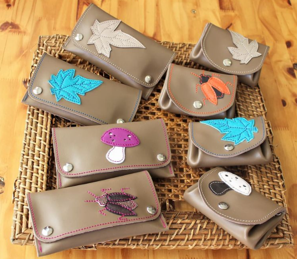 leather-wallets-with-applique-made-from-scraps-in-bold-colours-made-by-marieke-création