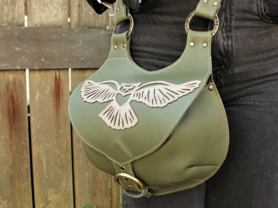 own-bag-from-leather-and-applique-with-scraps-marieke-création
