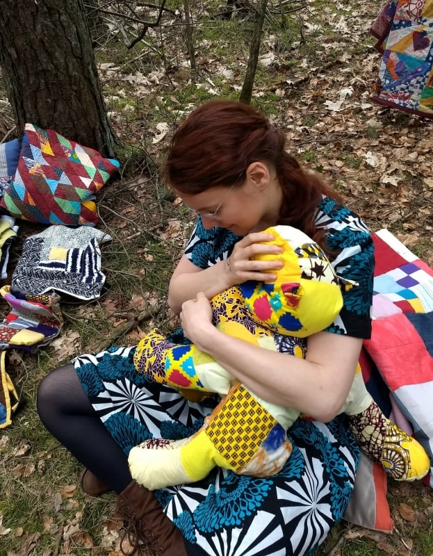 Sustainable Quilter Rianne hugging quilted patchwork dromedary Magnificent Beast