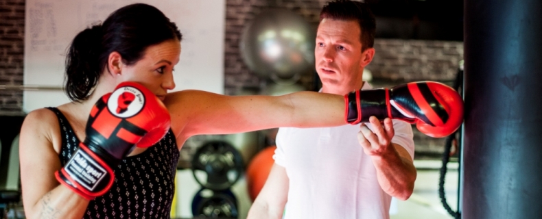 Learn kickboxing with our online videos