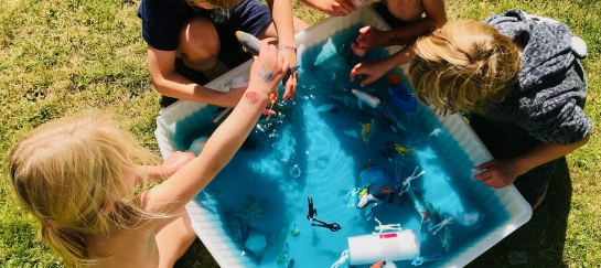 Kampdag zomervakantie yoga spelen