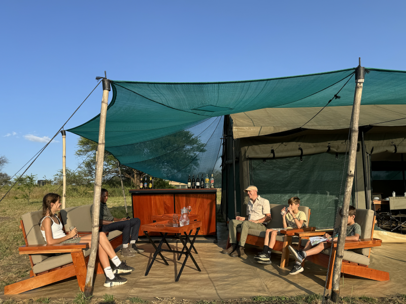Bar Lounge Kimbilio Serengeti Camp Lobo