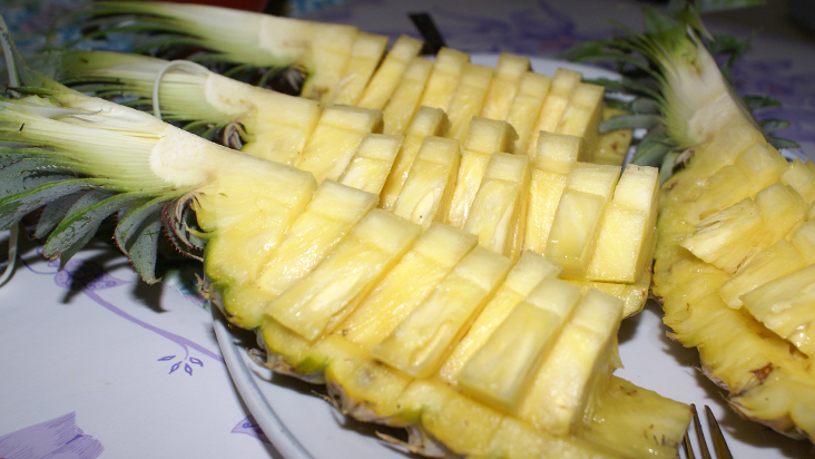 Gesneden ananas in Azië