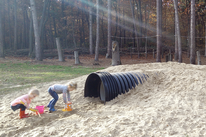Bos en speeltuin Oss met kinderen