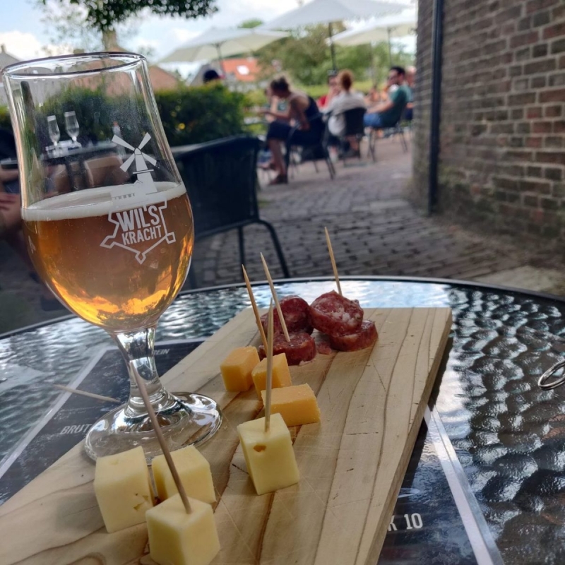 Stadsmolen in Ravenstein met kinderen