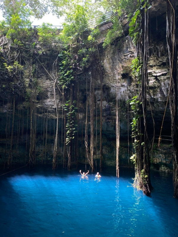 Beste cenote met tiener