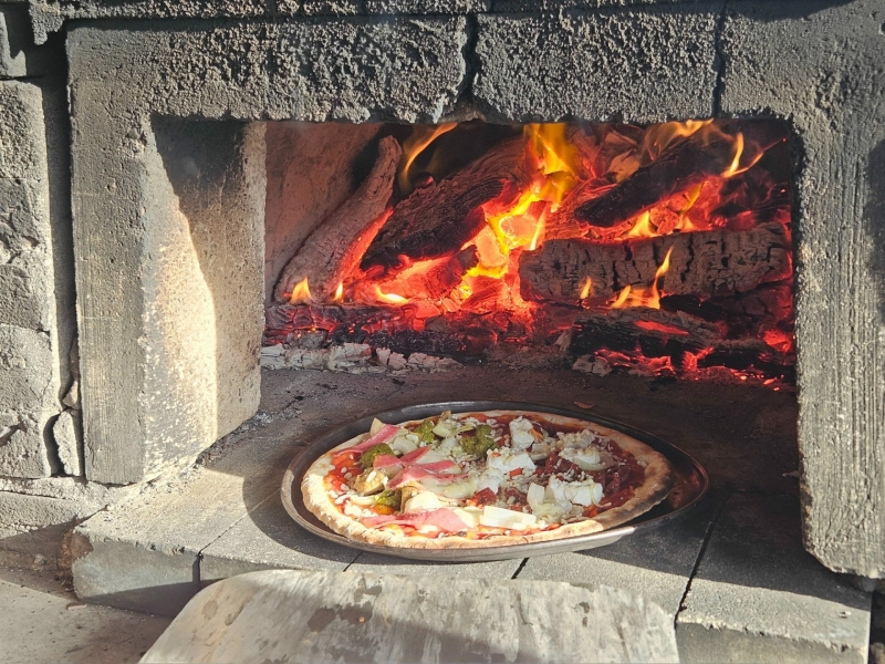 BoerenBed pizza bakken houtoven