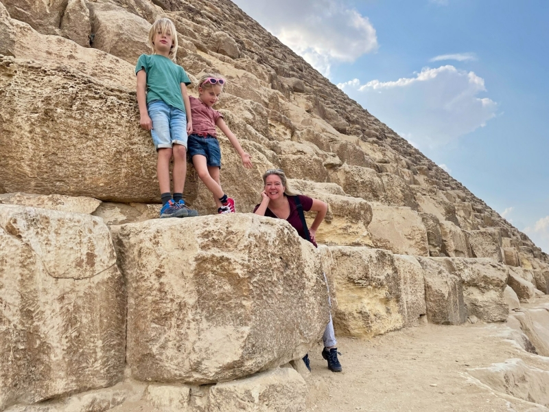 Cairo met kinderen Piramide van Cheops