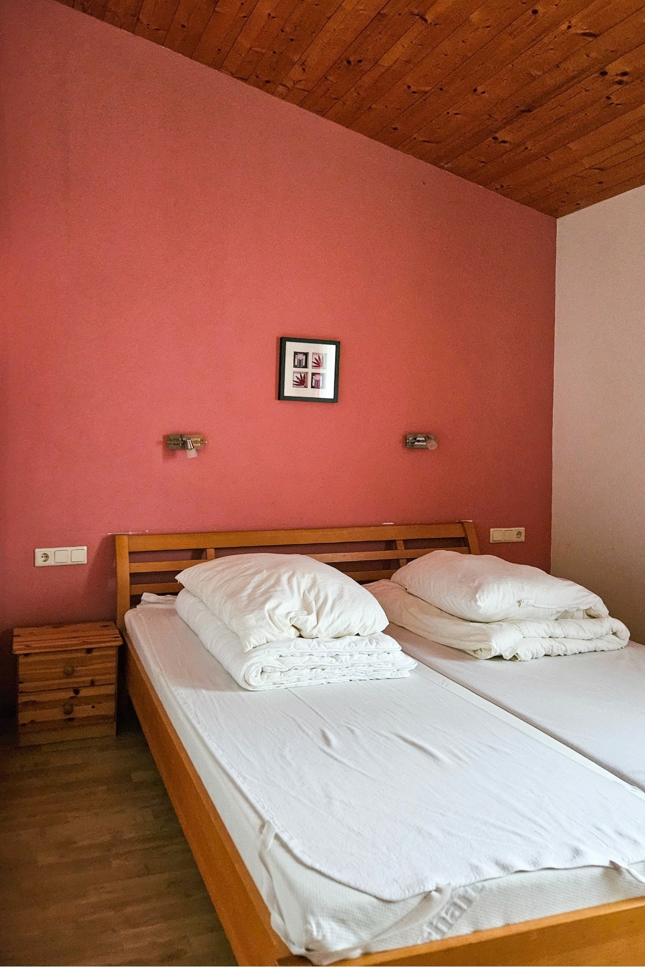 Campingdorf Hofer chalet slaapkamer