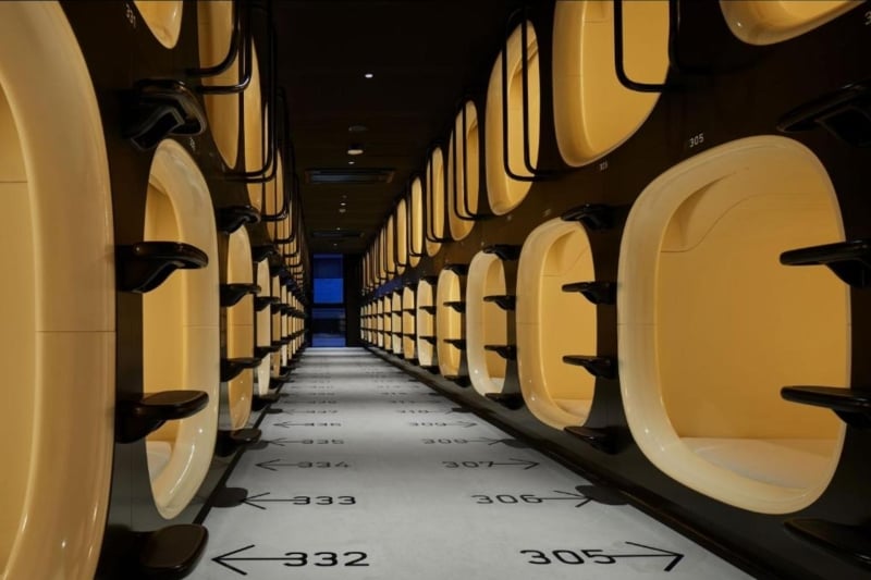 Capsule hotel in Japan met kinderen