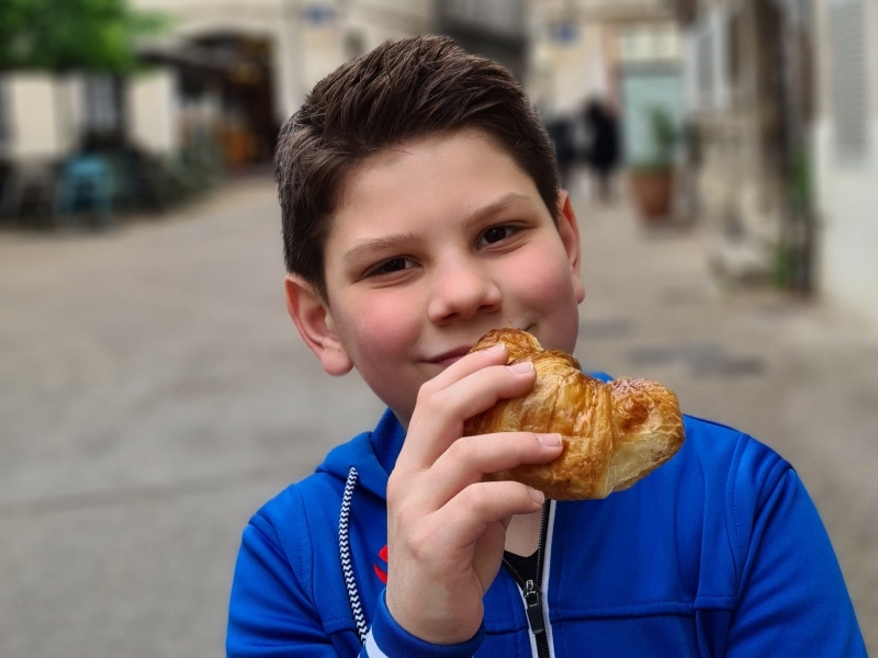 Croissant eten Zuid-Frankrijk met kids Croissant eten Zuid-Frankrijk met kids