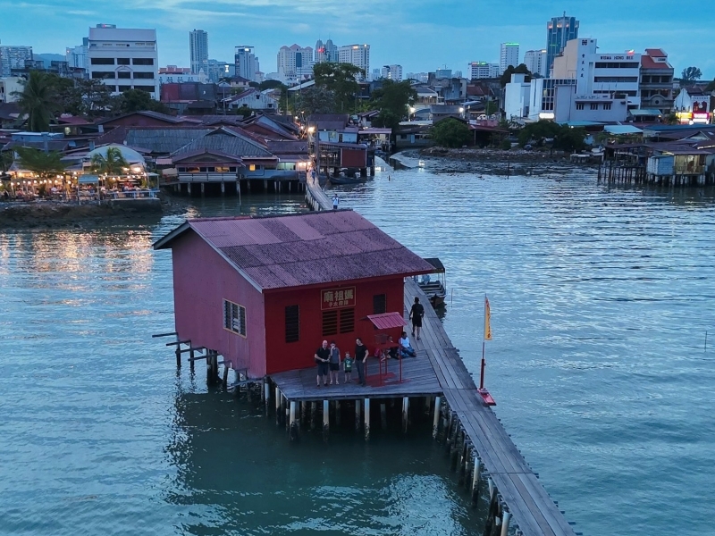 Dronie Maleisie met kinderen
