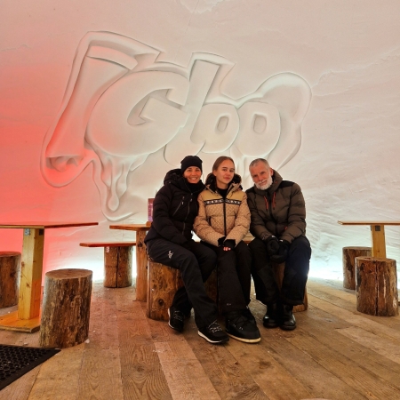 Familie in iglo Val Thorens