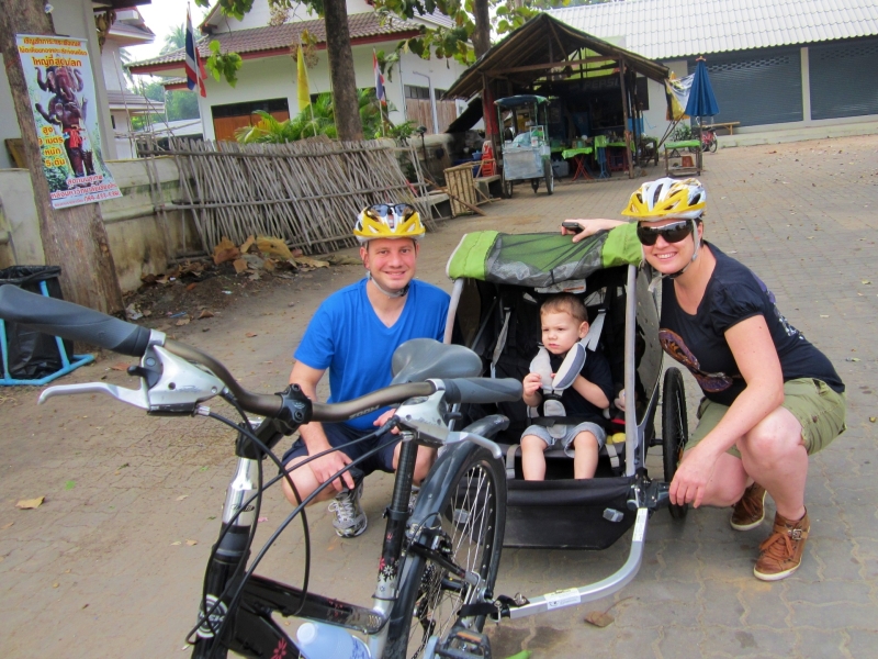 Fietsen in Chiang Mai met kind