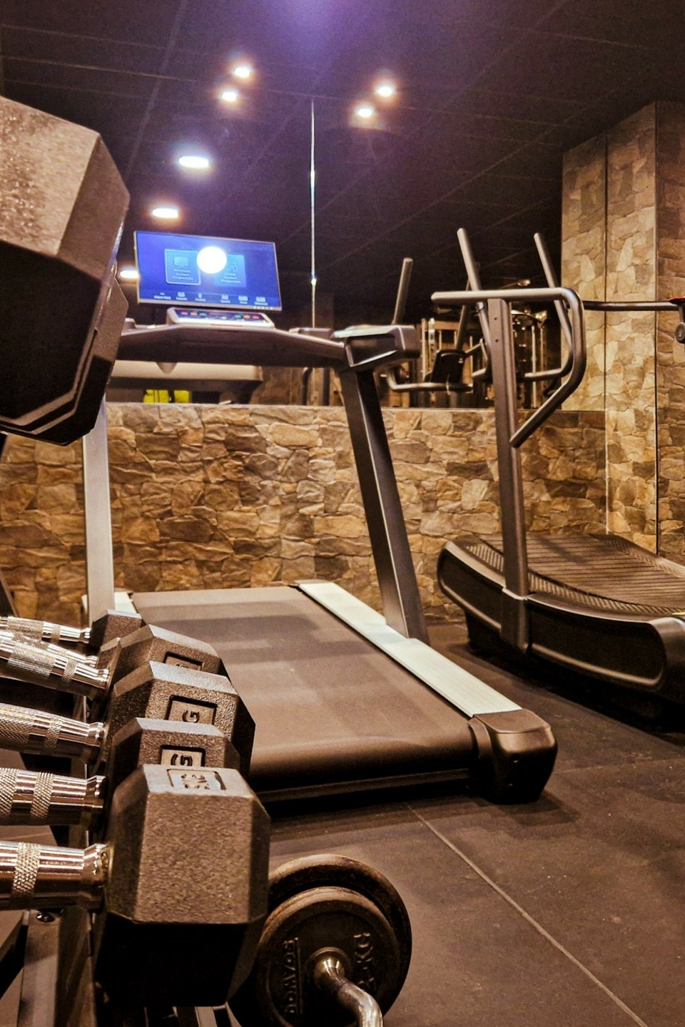 Fitnessruimte in Hotel L’Emeraude voor actieve gasten