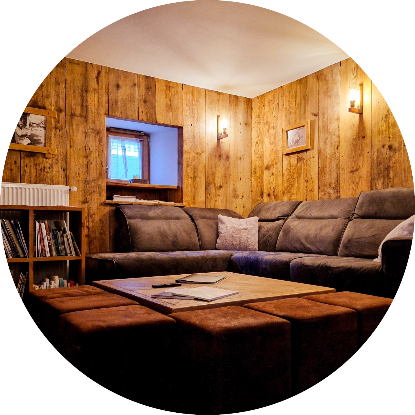 Gezellige zithoek in gîte Le Toî du Monde in Savoie