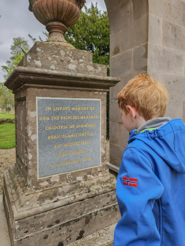 Glamis Castle Prinses Margaret gedenksteen