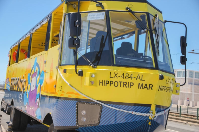 Gele amfibiebus van Hippotrip in Lissabon