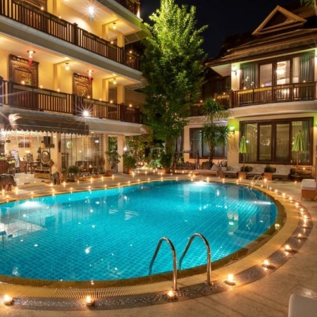 Hotel Chiang Mai bij old town met gezin