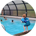 Huttopia Wattwiller met kleuter