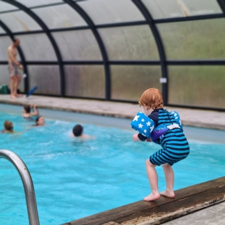 Huttopia Wattwiller met kleuter