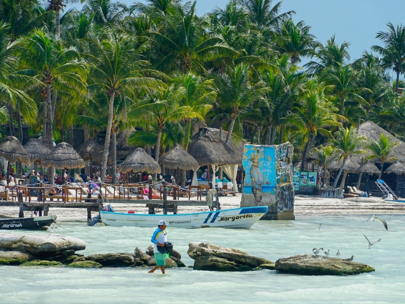 Isla Holbox gezin op strand