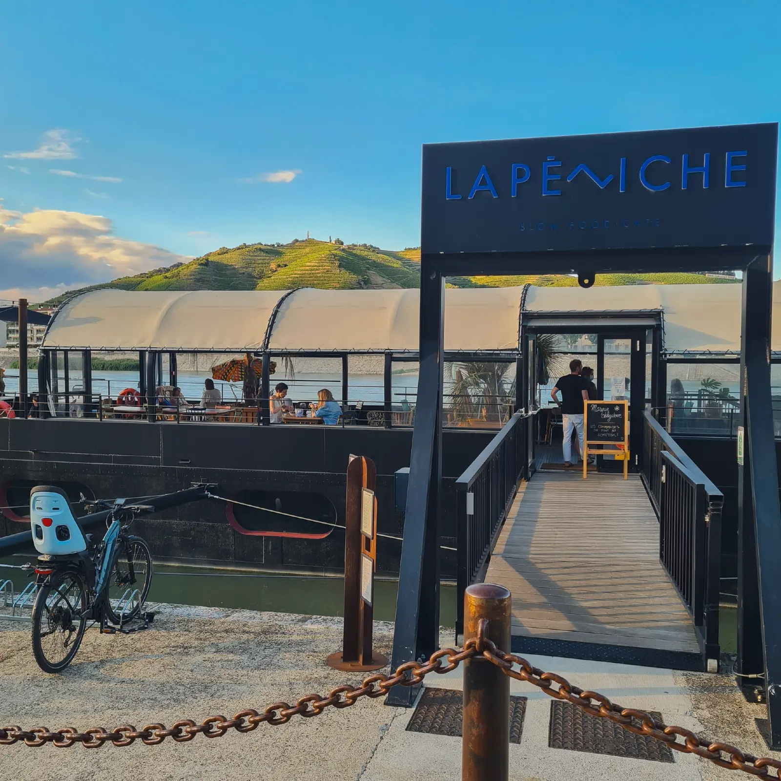 La Péniche slow food café in Tournon-sur-Rhône