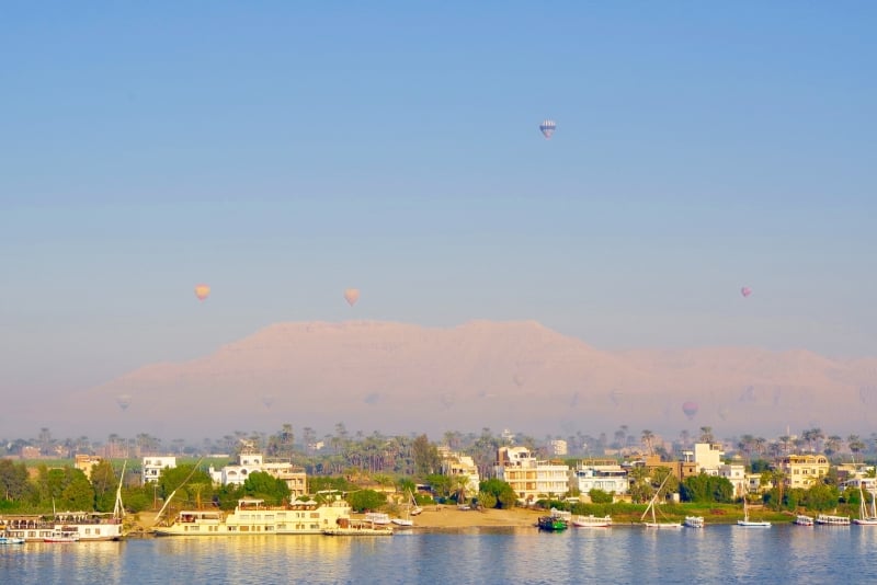 Luchtballonnen boven vallei der koningen