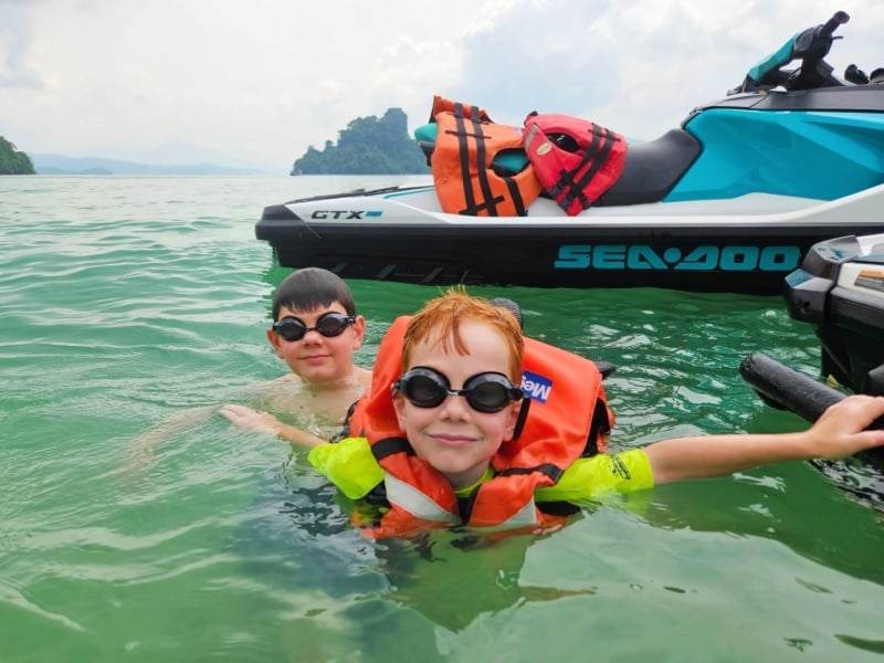 Maleisië, jetskien op vakantie met kinderen