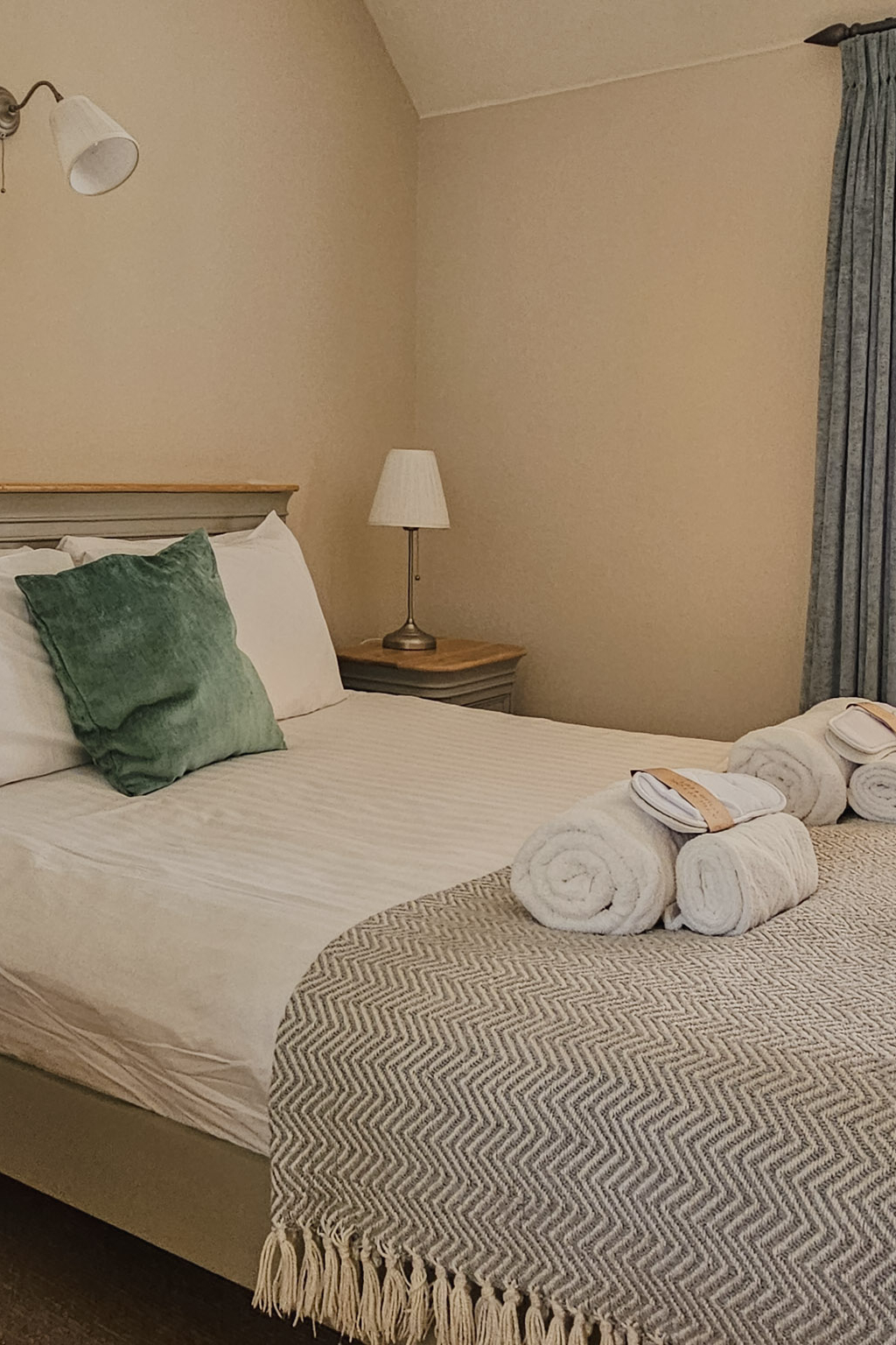 Master bedroom Glen Clova Hotel & Lodges