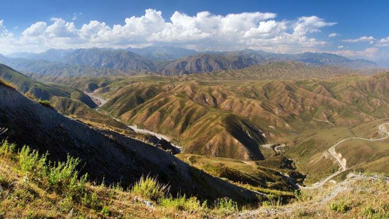Natuur Kirgizië met gezin