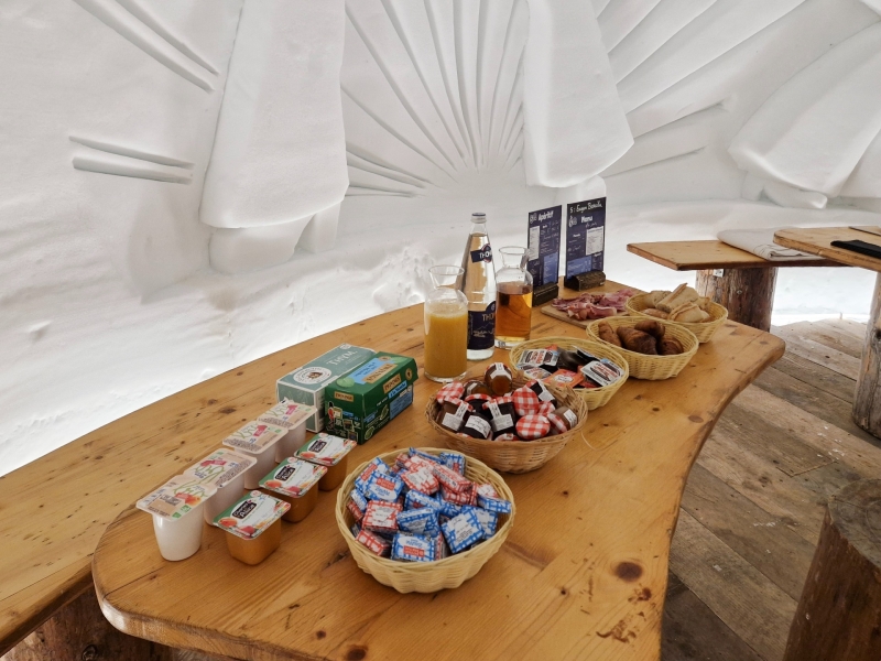 Ontbijt in iglo Val Thorens Ontbijt in iglo Val Thorens