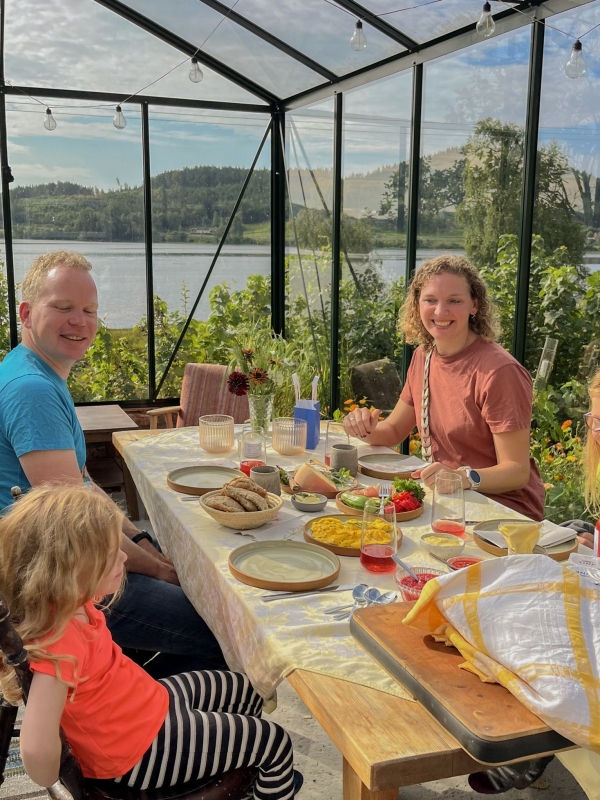 Ontbijt in kas Lillesand Noorwegen