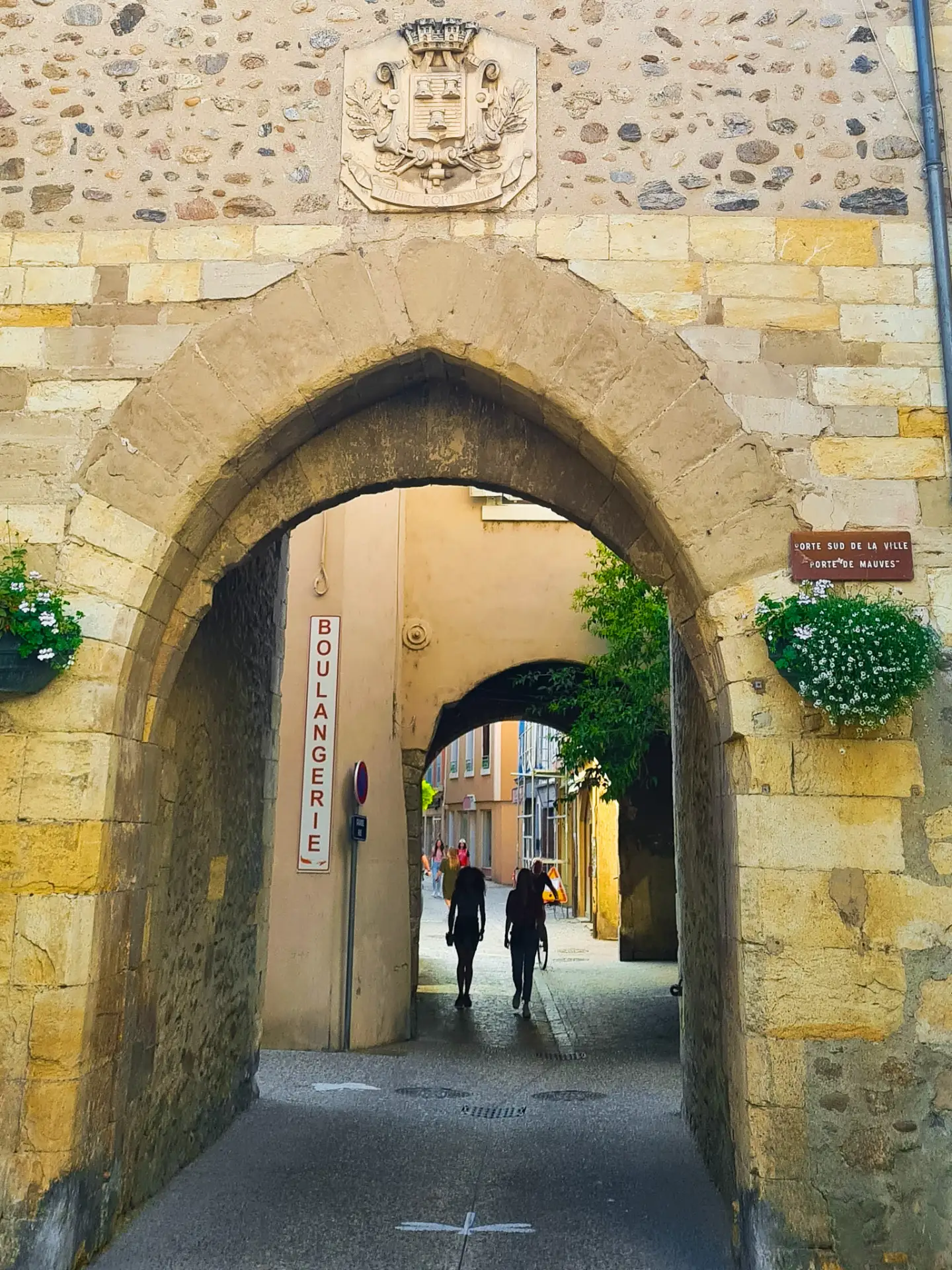 Oude stadspoort in Tournon-sur-Rhône