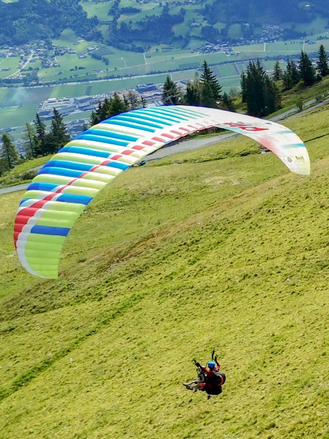 Paragliden in Oostenrijk met jonge kinderen onder professionele begeleiding