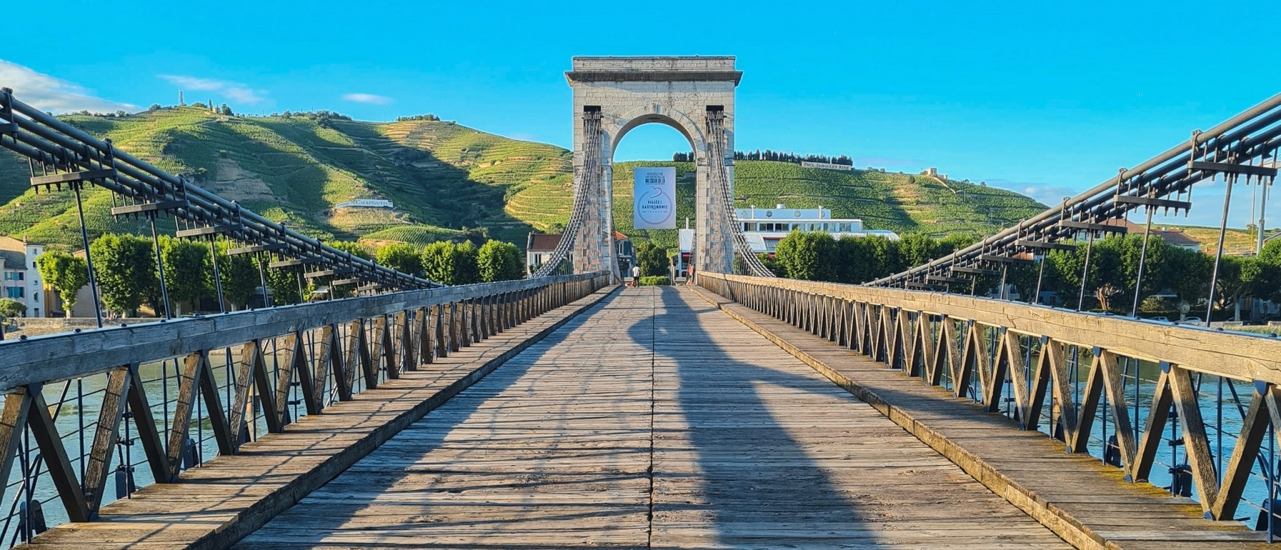 Passerelle Marc Seguin recht van voren