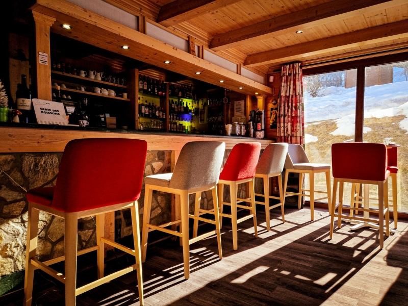 Peisey-Vallandry gezellige bar met houten interieur