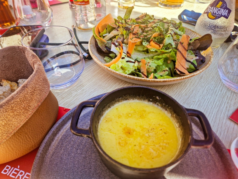 Peisey-Vallandry lunch op terras in de zon