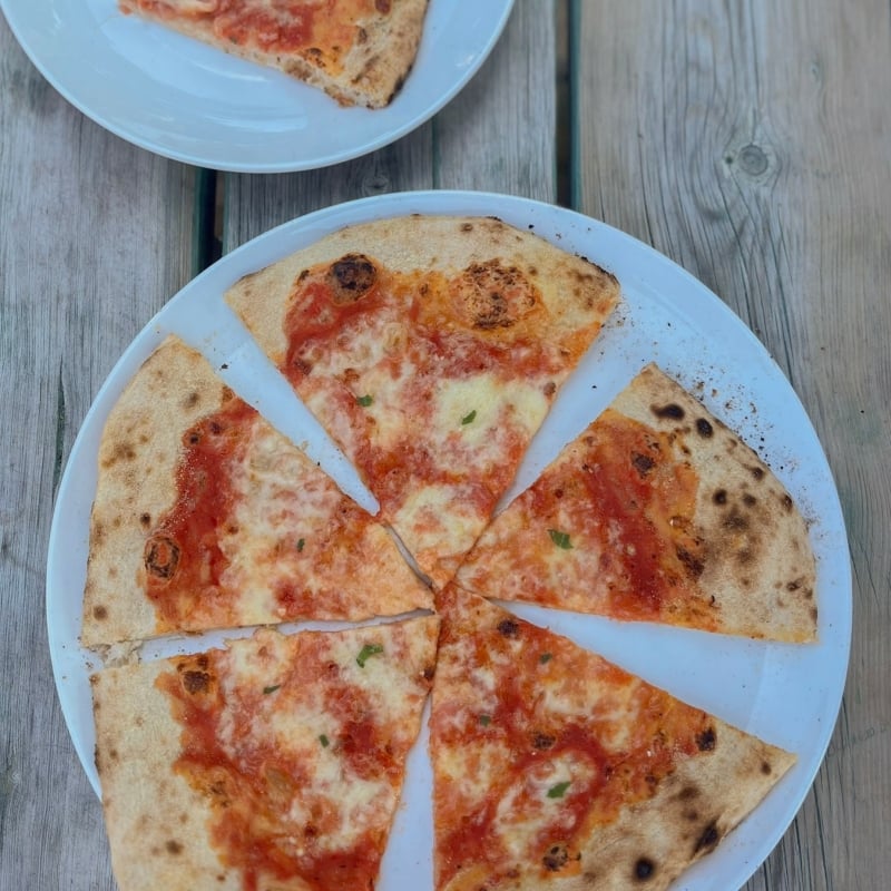 Pizza eten bij TrollAktiv